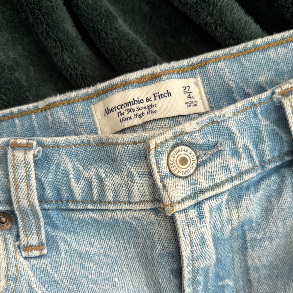 Abercrombie & Fitch - Light Blue Denim Women Shorts - Picture 4 of 5